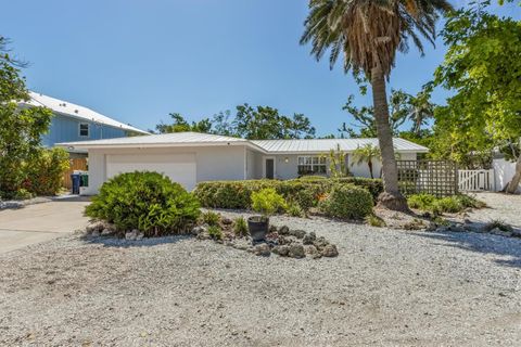 Photo of 413 Poinsettia Road, Anna Maria, FL 34216 (MLS # A4677921)