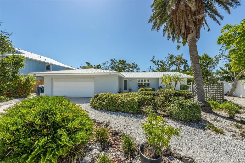 Photo of 413 Poinsettia Road, Anna Maria, FL 34216 (MLS # A4677921)
