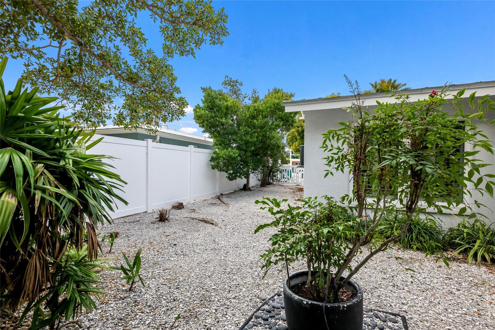 LUANA ISLES - Residential