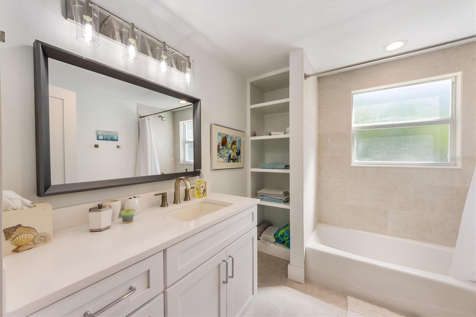 LUANA ISLES - Residential