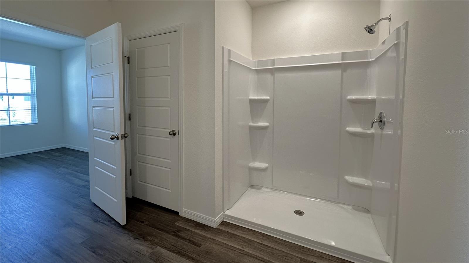 CASCADES PHS 1A & 1B - Residential Lease