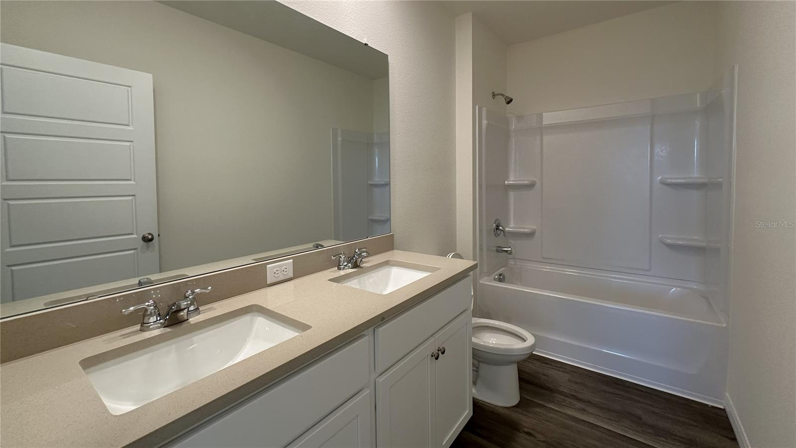 CASCADES PHS 1A & 1B - Residential Lease