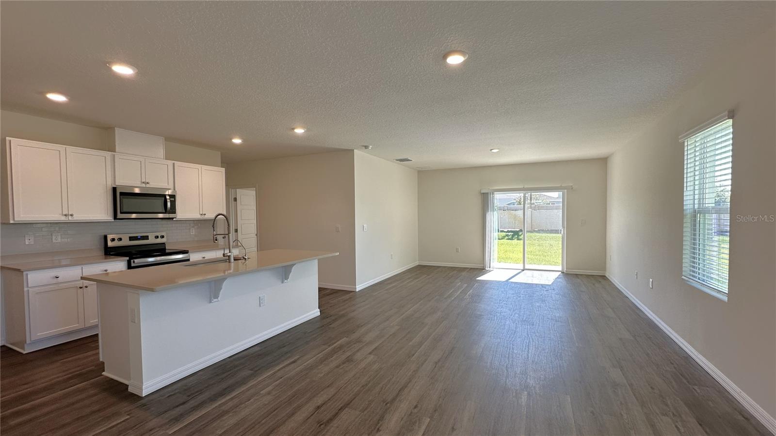 CASCADES PHS 1A & 1B - Residential Lease