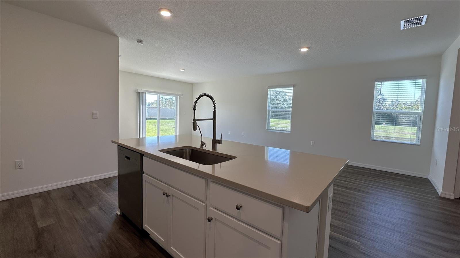 CASCADES PHS 1A & 1B - Residential Lease