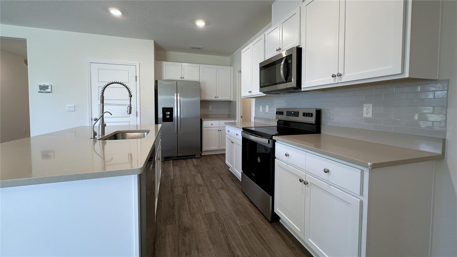 CASCADES PHS 1A & 1B - Residential Lease