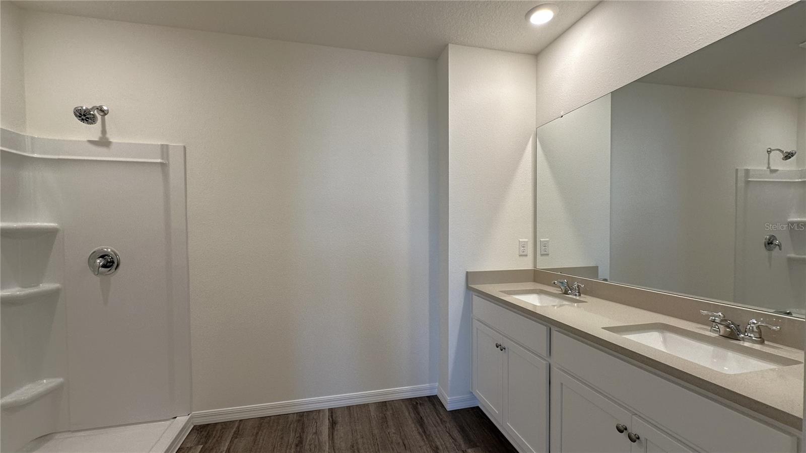 CASCADES PHS 1A & 1B - Residential Lease