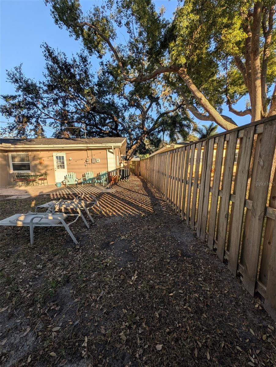 LAKESIDE TERRACE 1ST ADD - Residential Lease
