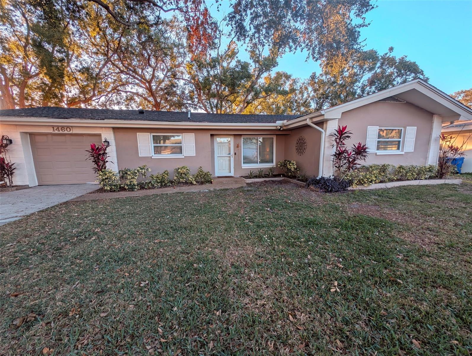 LAKESIDE TERRACE 1ST ADD - Residential Lease