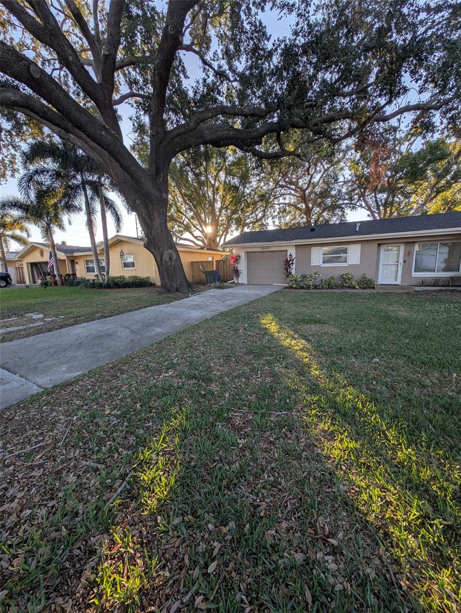 LAKESIDE TERRACE 1ST ADD - Residential Lease