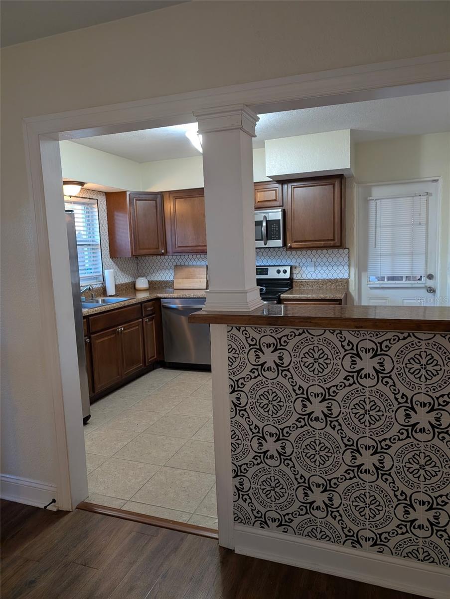LAKESIDE TERRACE 1ST ADD - Residential Lease