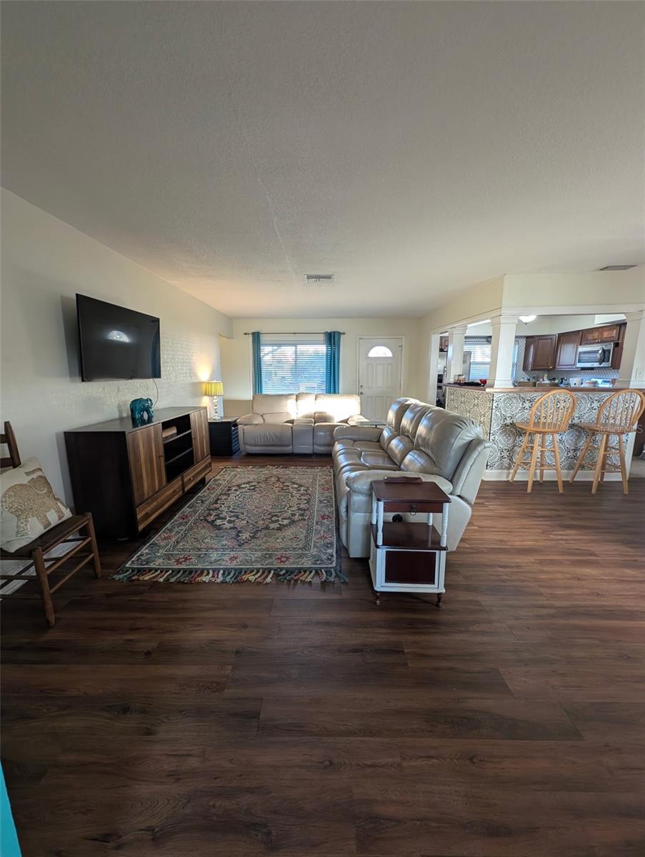 LAKESIDE TERRACE 1ST ADD - Residential Lease