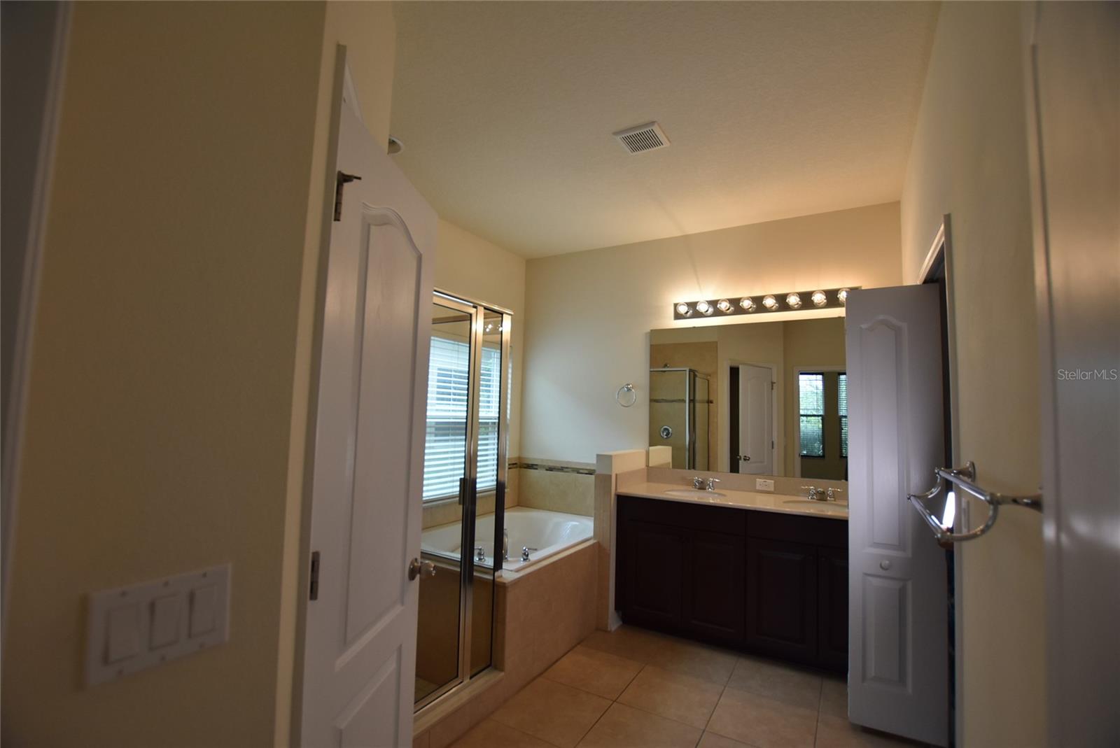 WATERSIDE POINTE PH I I P S T - Residential Lease