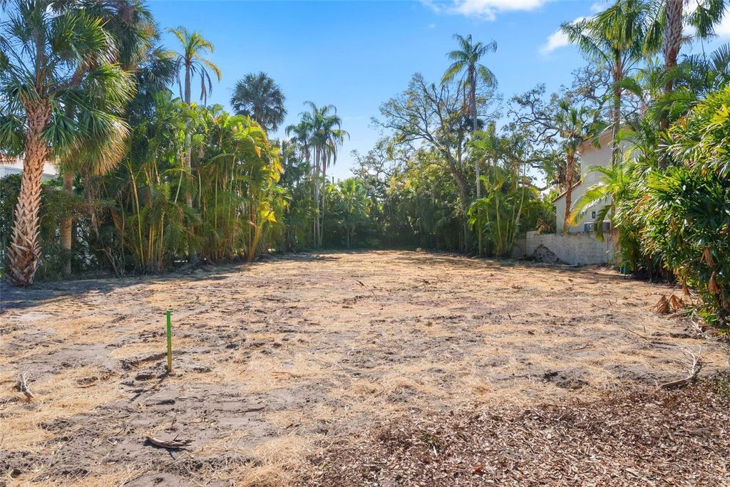 Photo of 808 S Bayside Drive, Tampa, FL 33609 (MLS # TB8473701)