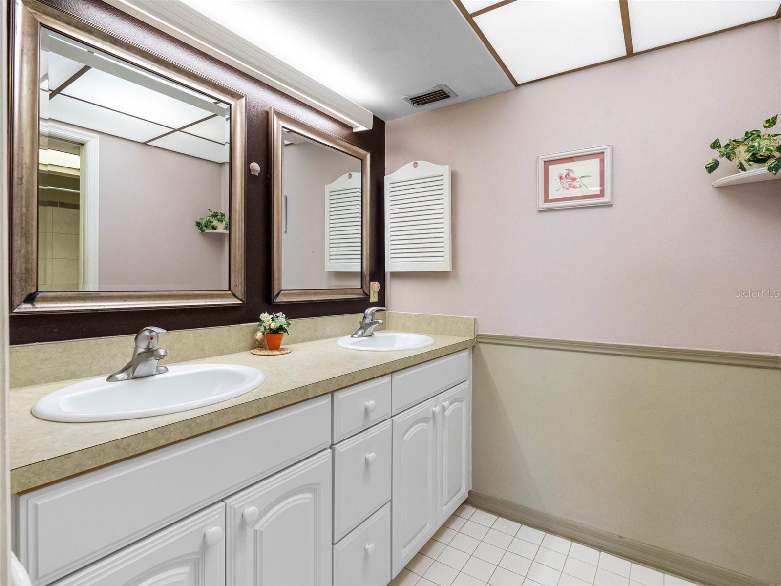 SEA BREEZE OF MADEIRA CONDO - Residential