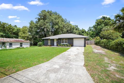 A home in DELAND