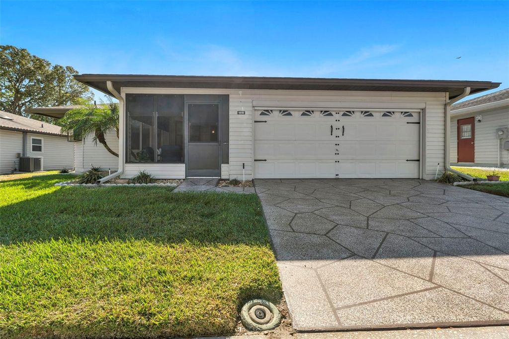 Photo of 1818 Prairie Dunes Circle N, Lakeland, FL 33810 (MLS # L4958213)