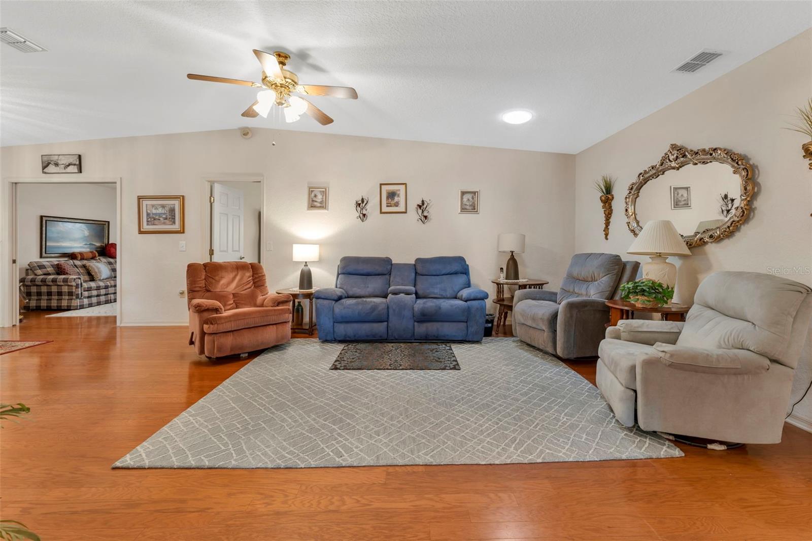 1818 PRAIRIE DUNES CIRCLE N