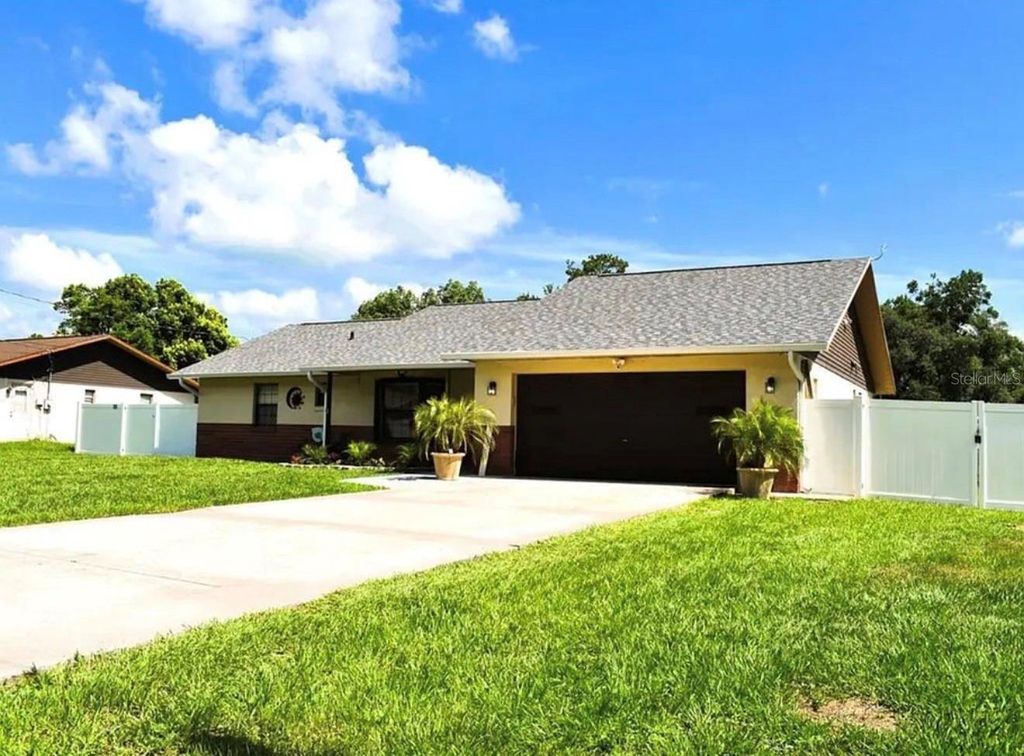 Photo of 2201 NE 45 Street, Ocala, FL 34479 (MLS # OM711964)