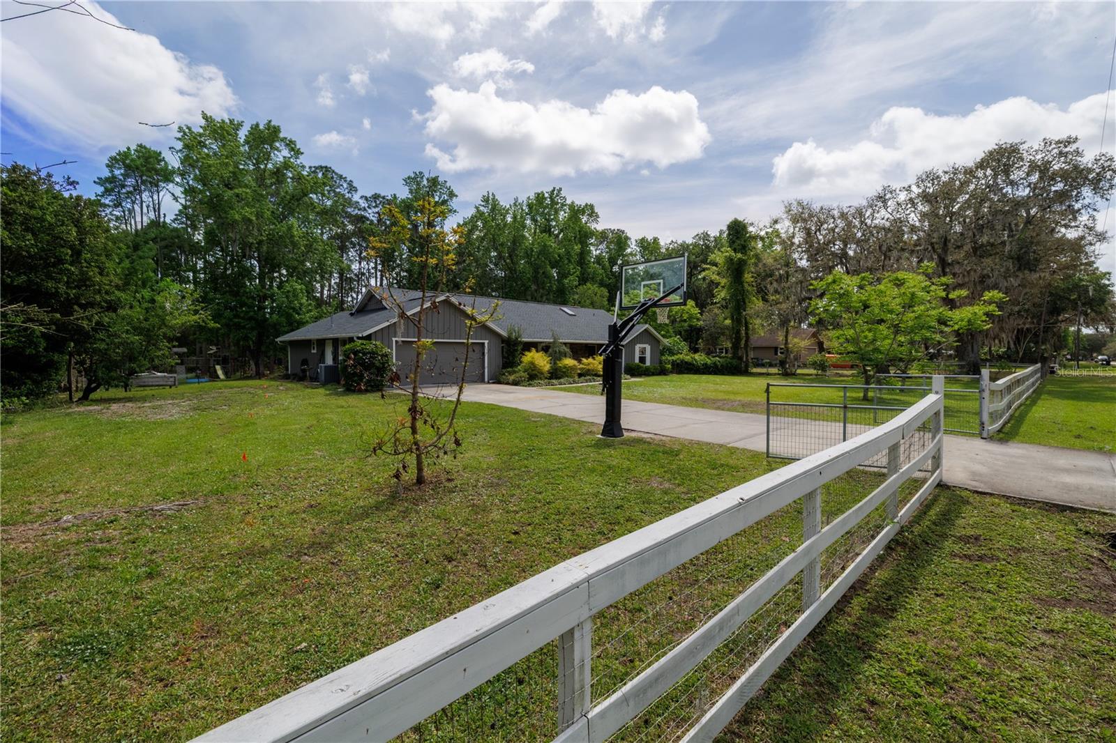 OAKRIDGE ACRES - Residential