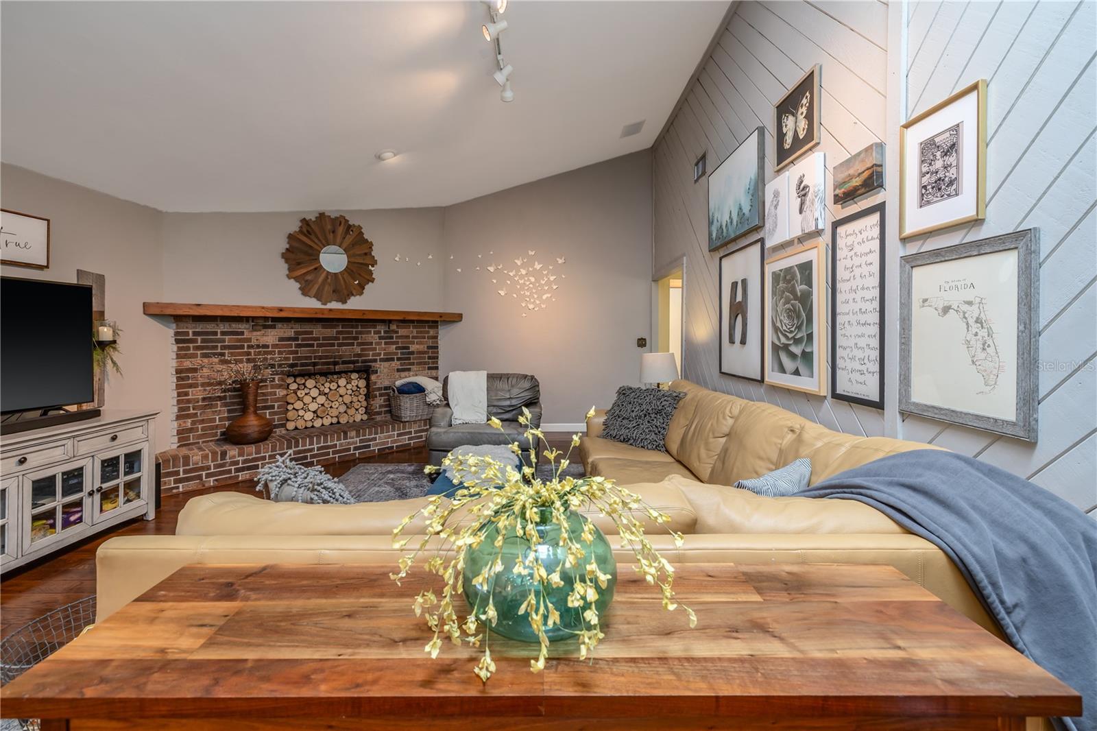 OAKRIDGE ACRES - Residential