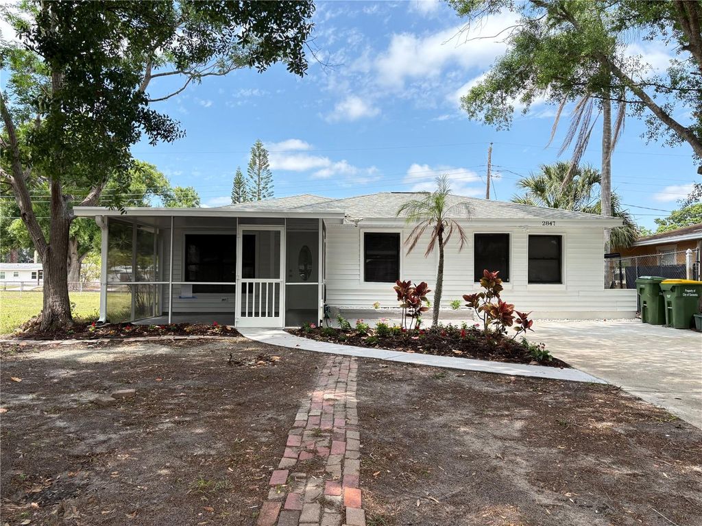 Photo of 2847 Oak Street, Sarasota, FL 34237 (MLS # A4693111)