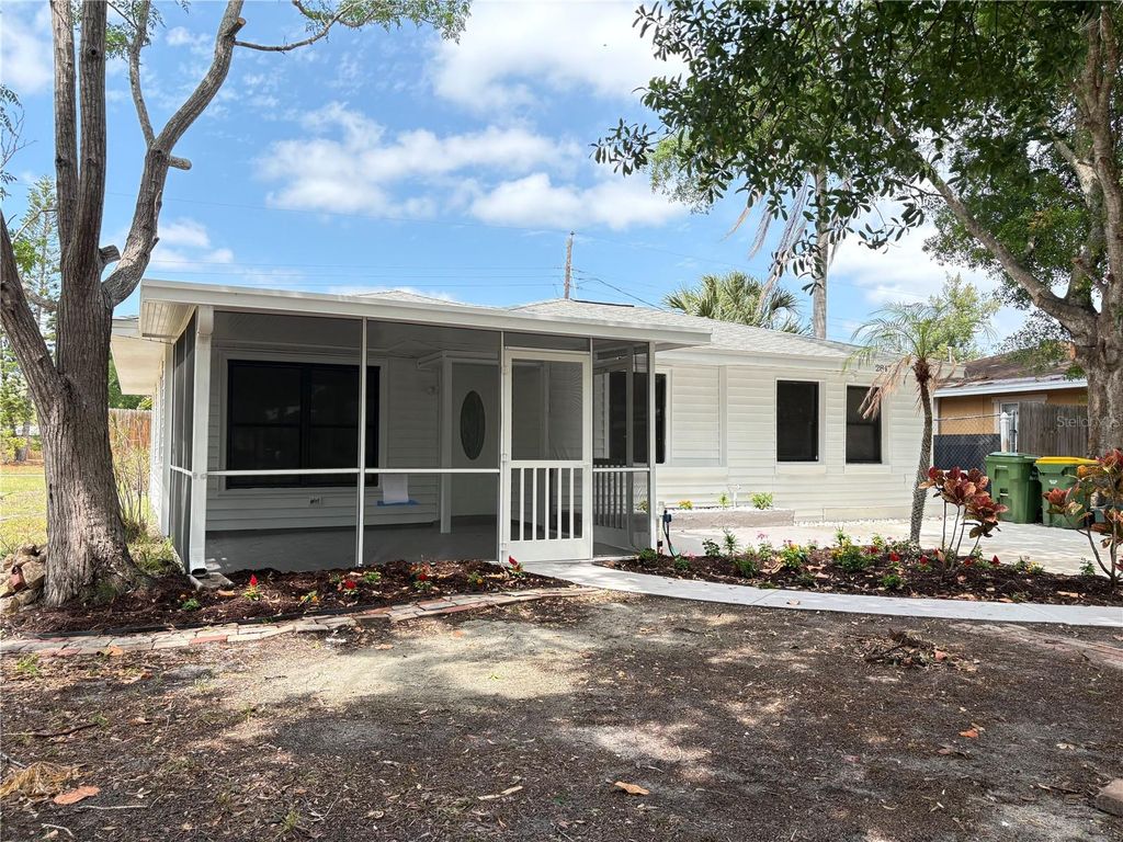 Photo of 2847 Oak Street, Sarasota, FL 34237 (MLS # A4693111)