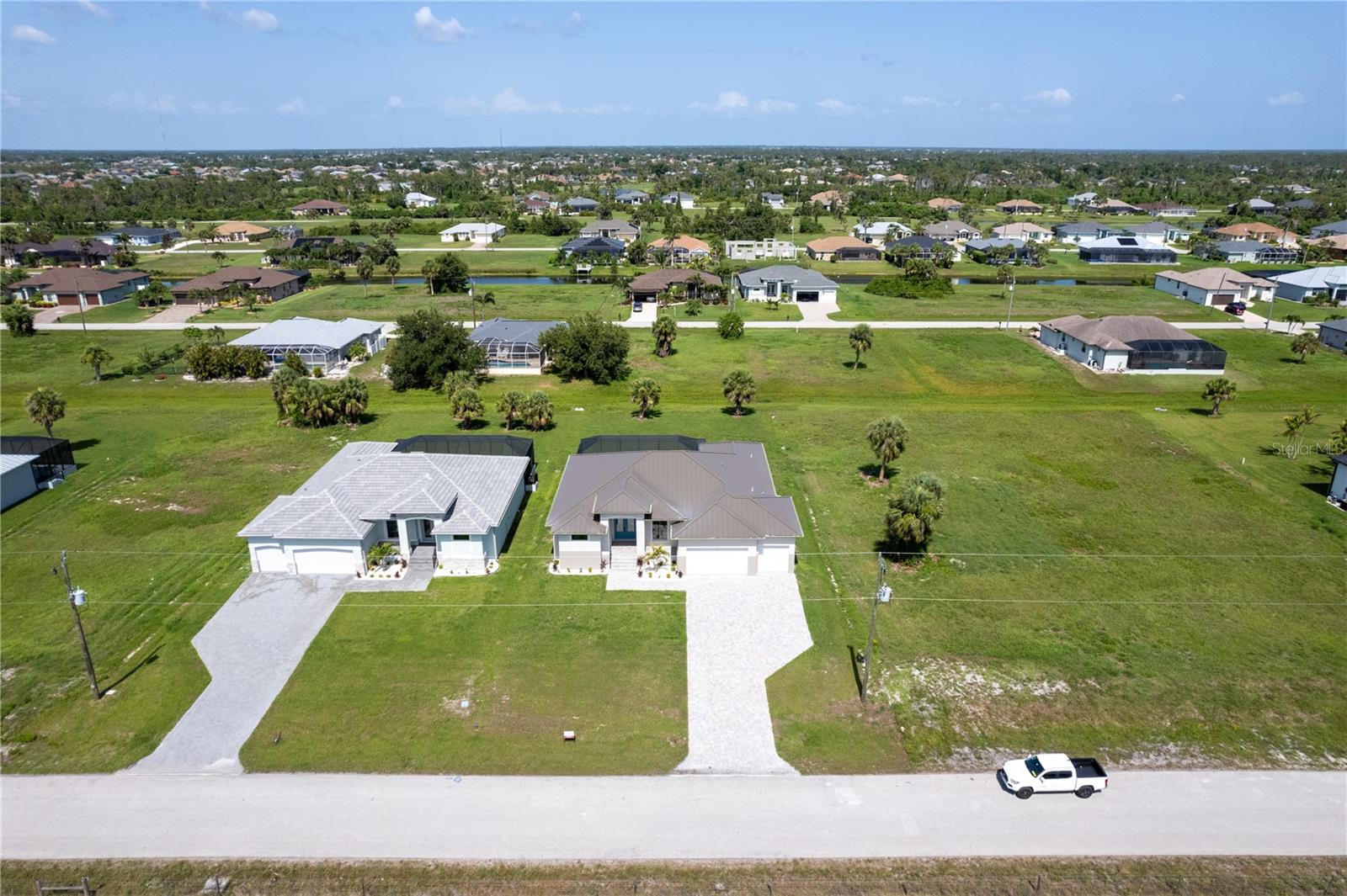 211 ROTONDA BOULEVARD S