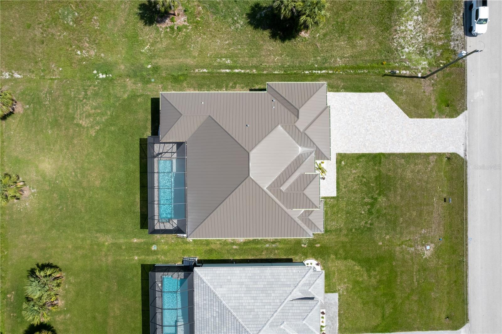 211 ROTONDA BOULEVARD S