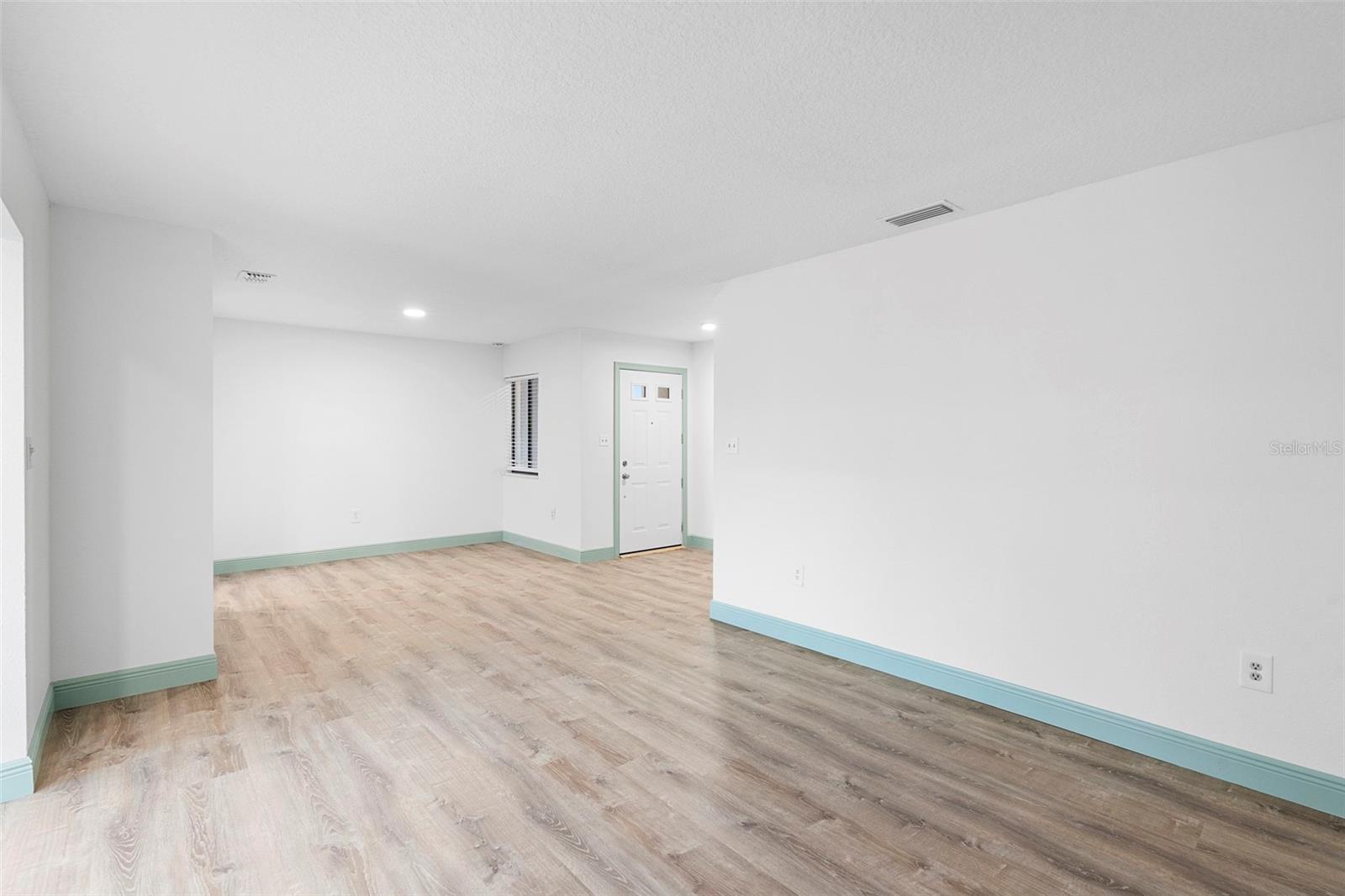 BREEZEWOOD VILLAGE CONDO PH 01-04 - Residential