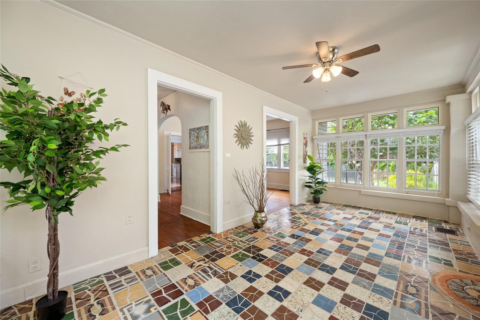 Casas a venda 4 - Jen Dantas 1225 11 STREET N