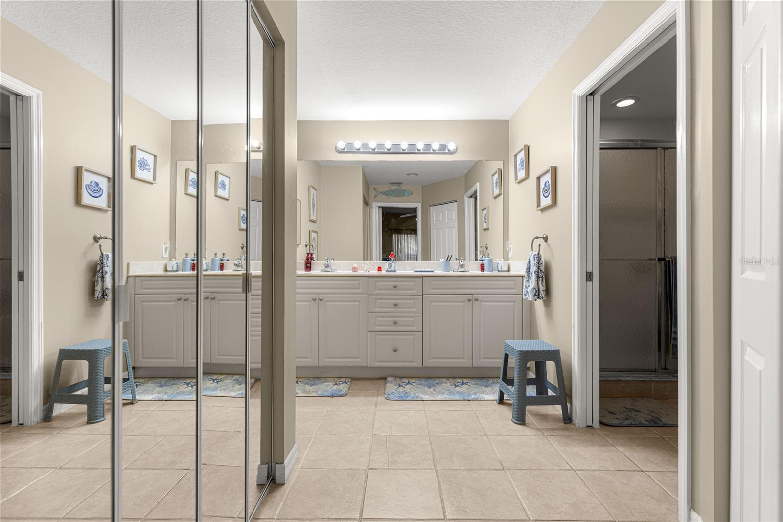 ANCHOR VILLAS/LK MIONA - Residential