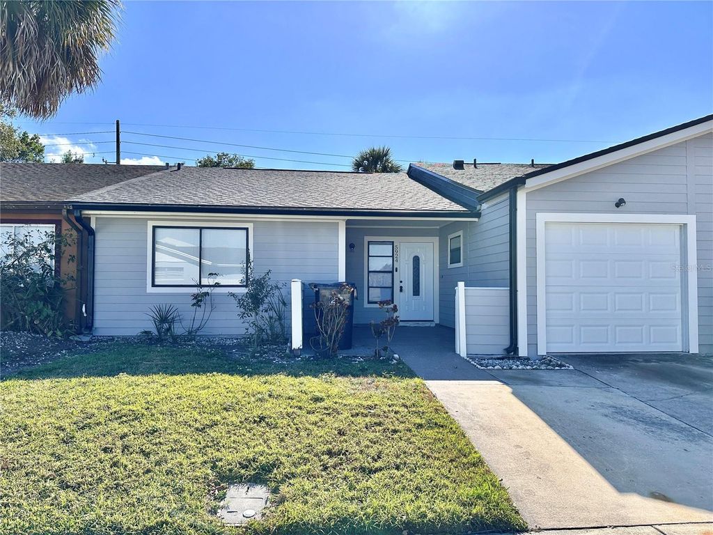 Photo of 5924 Sagunto Street, Orlando, FL 32807 (MLS # O6373229)