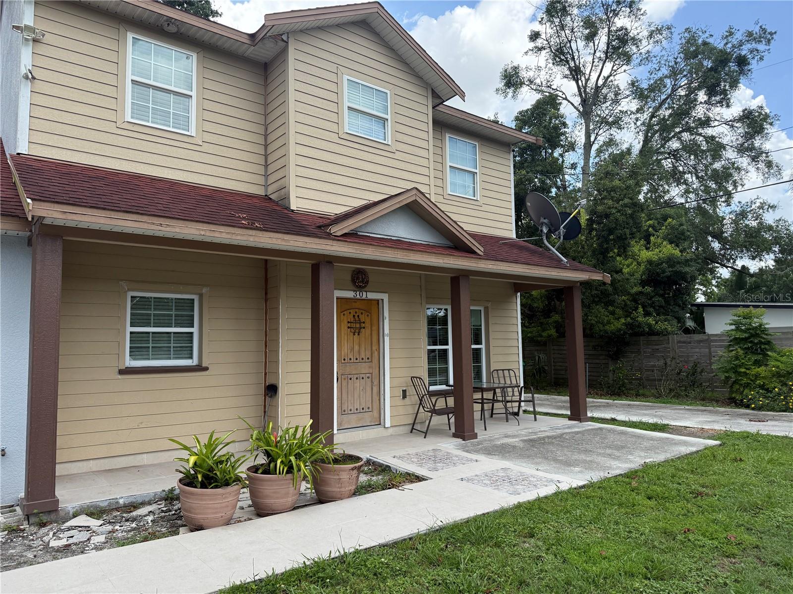 For Rent – Spacious Duplex in Historic Downtown Winter Garden!
Welcome to 402 E Maple St – a newly built (2021) duplex offering two spacious units, perfect for families or professionals looking to live in the heart of one of Central Florida’s most desirable communities.
This duplex features 3-bedrooms, 2 full + 1 half bath!
? Private entrances
? Modern finishes & generous living space
? Fire-resistant construction with block on the first floor and steel framing upstairs for added safety and durability
? Energy-efficient design and solid structural build for long-term comfort
?? Prime Location – Just minutes from Plant Street Market, charming shops, top-rated restaurants, and the scenic West Orange Trail. Enjoy the vibrant lifestyle of Downtown Winter Garden with easy access to everything you need.
?? Quiet and secure residential area
?? Plenty of parking available
?? Available for move-in with appointment
?? Tenants responsible for utilities
?? No smoking. Pets considered with approval.
Please do not disturb current occupants. Showings by appointment only. Exterior and select interior images shown.
?? Schedule your private showing today and make this beautiful duplex your next home!