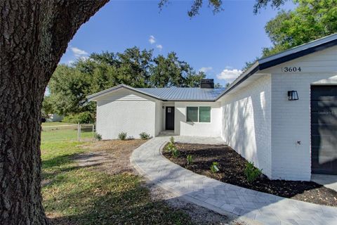 A home in LAKELAND