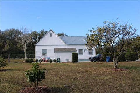 A home in ASTATULA