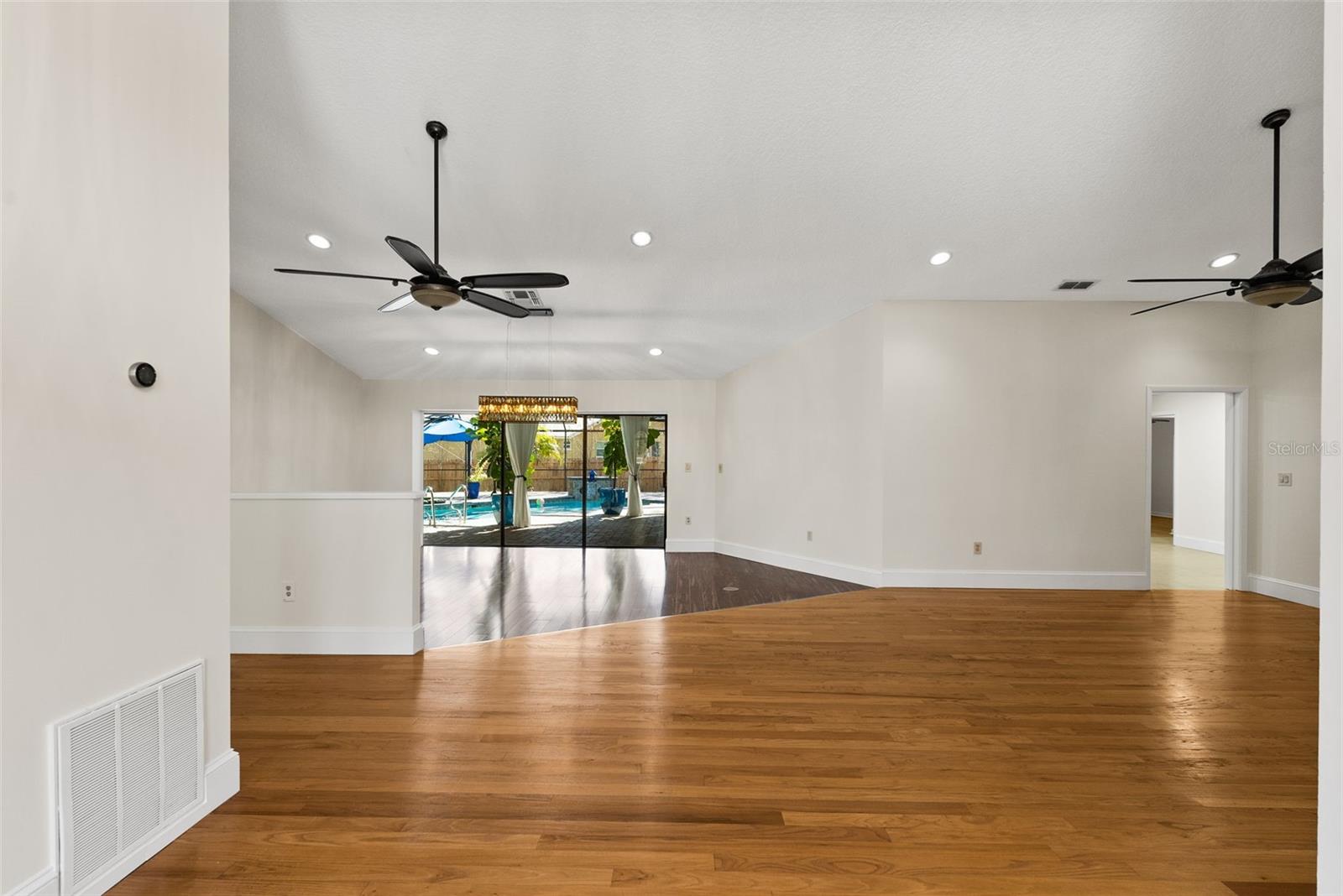 3089 ASHLAND TERRACE