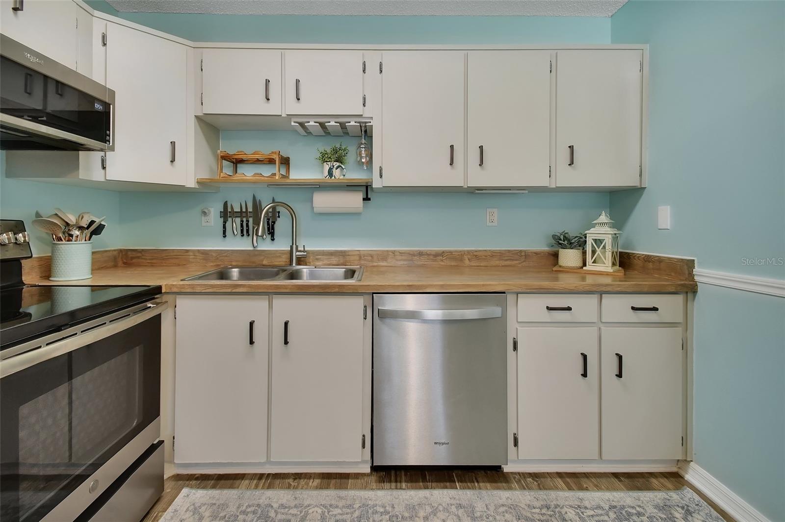 YORKTOWNE ESTATE CONDO - Residential