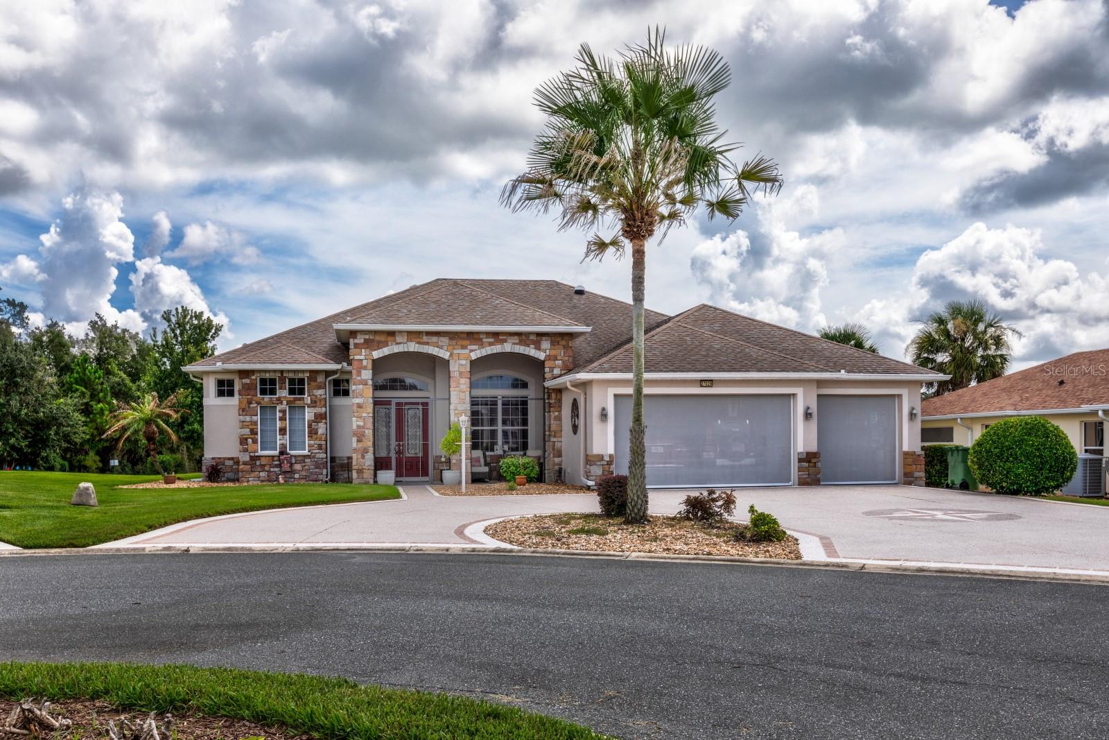 27028 OLD ENGLISH COURT