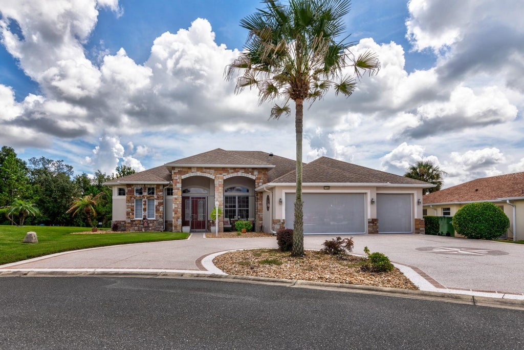 Photo of 27028 Old English Court, Leesburg, FL 34748 (MLS # G5116218)