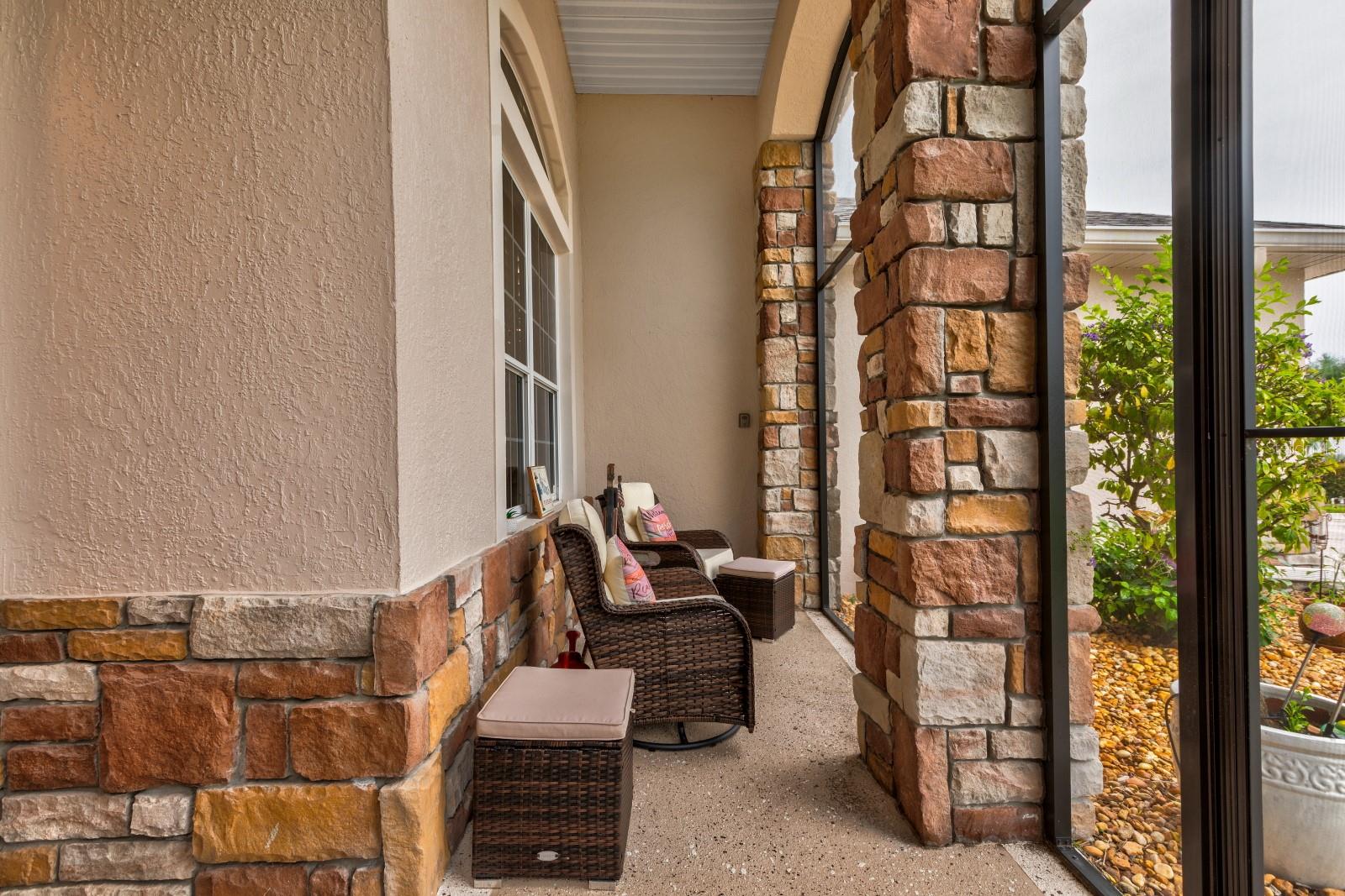 27028 OLD ENGLISH COURT