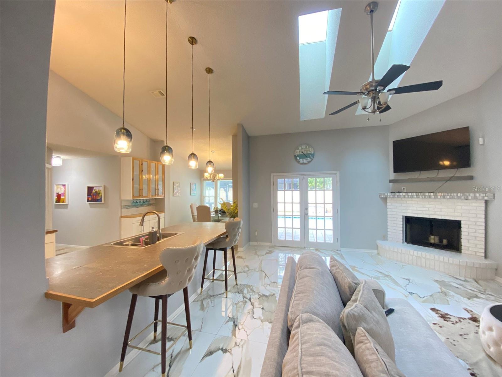 SOUTHFORK SUB - Residential Lease