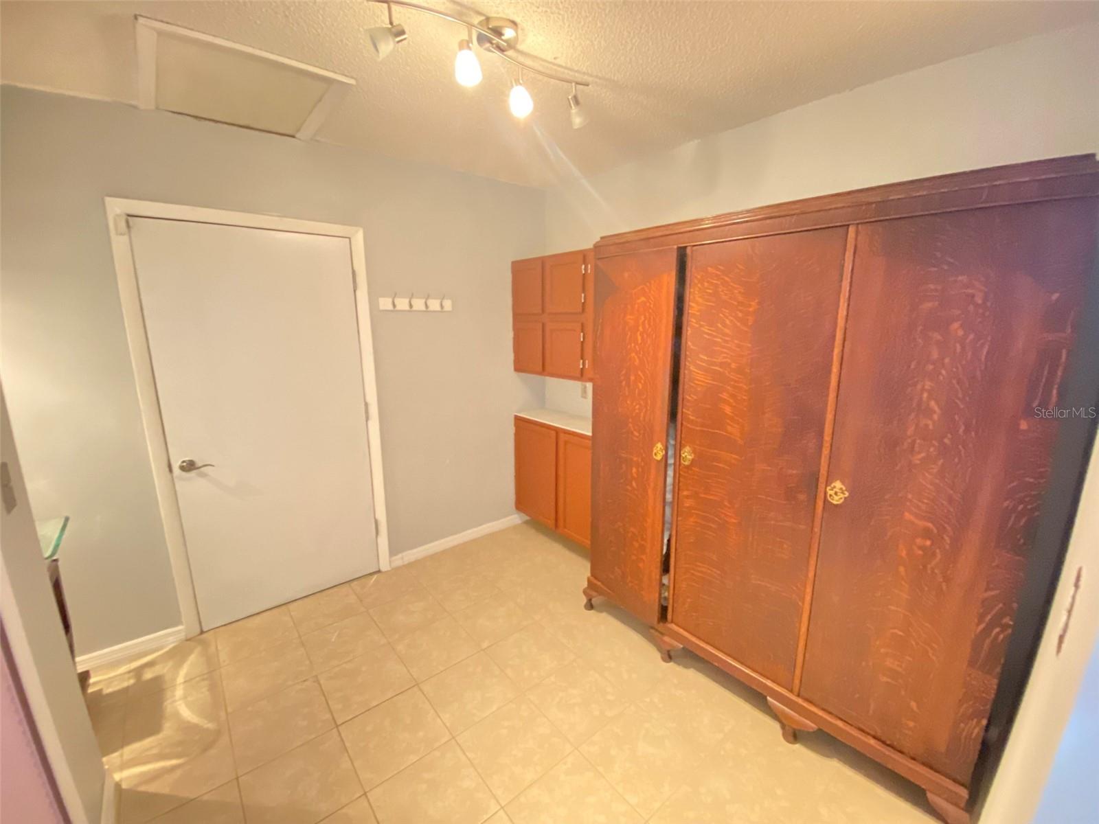 SOUTHFORK SUB - Residential Lease