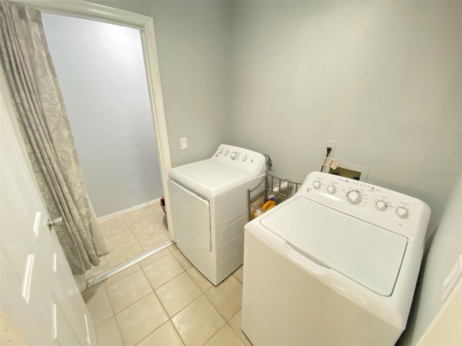 SOUTHFORK SUB - Residential Lease