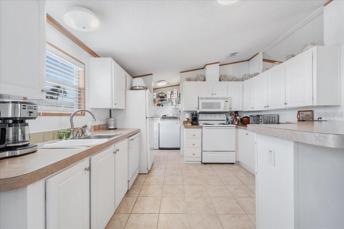 PELICAN HARBOR MOB HOME ESTATES - Residential