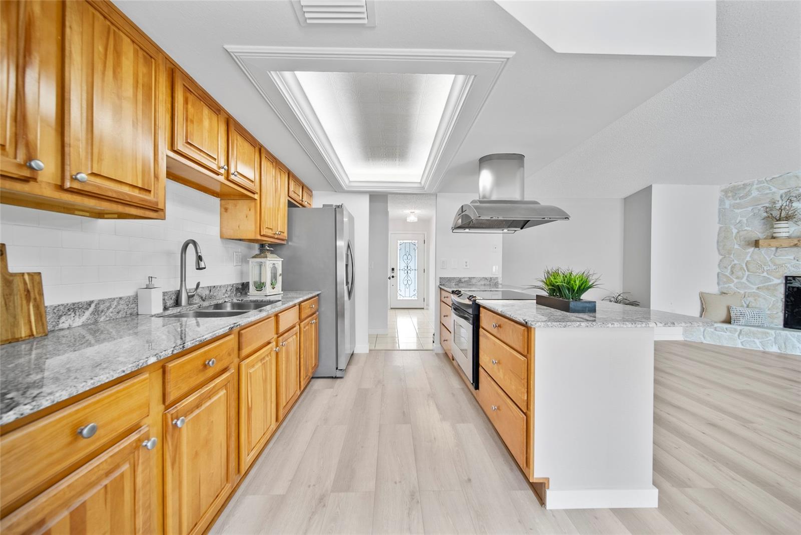 6204 WALSH LANE