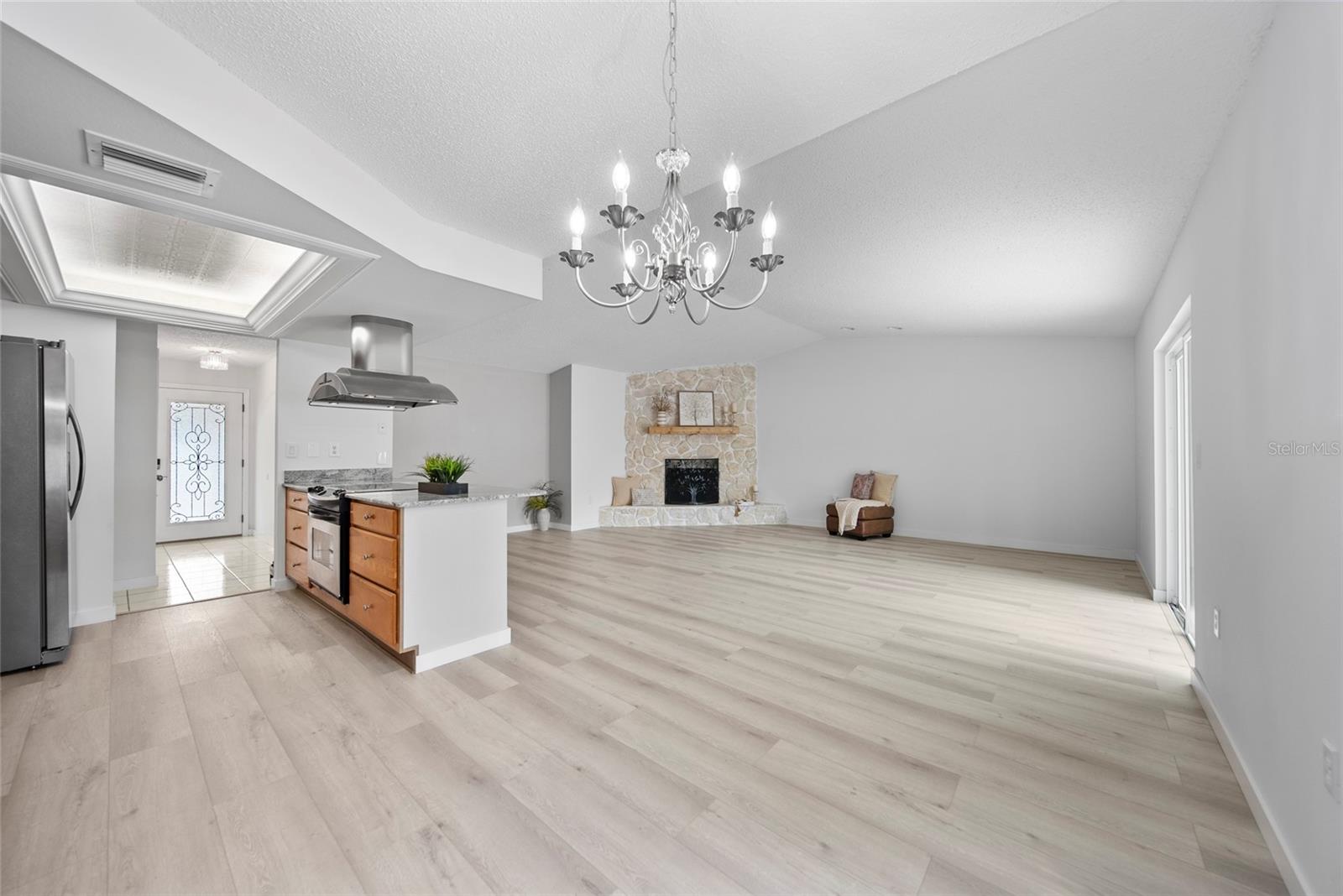 6204 WALSH LANE