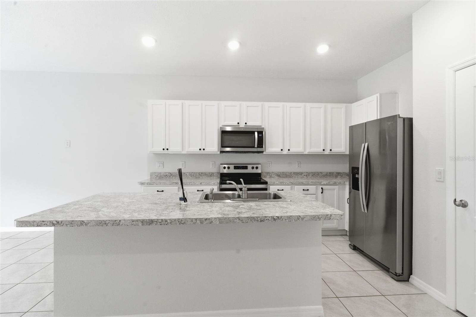 ATRIA/RIDGEWOOD LAKES - Residential