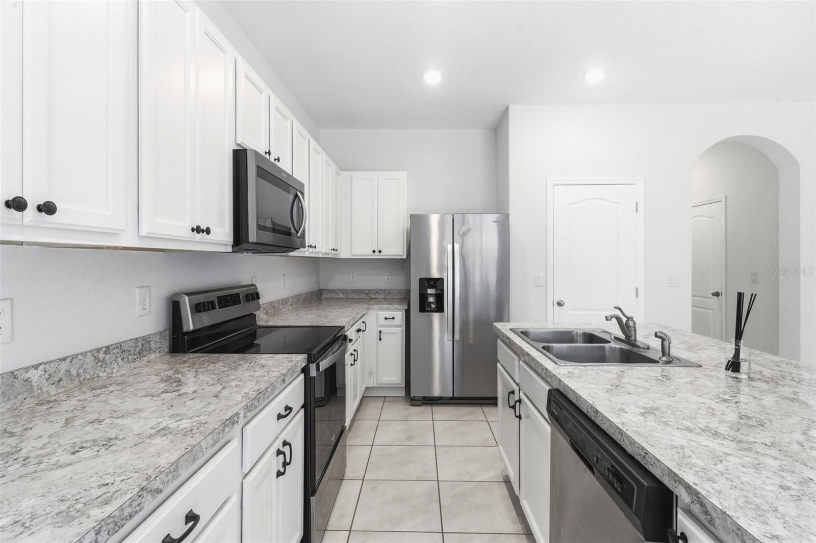 ATRIA/RIDGEWOOD LAKES - Residential