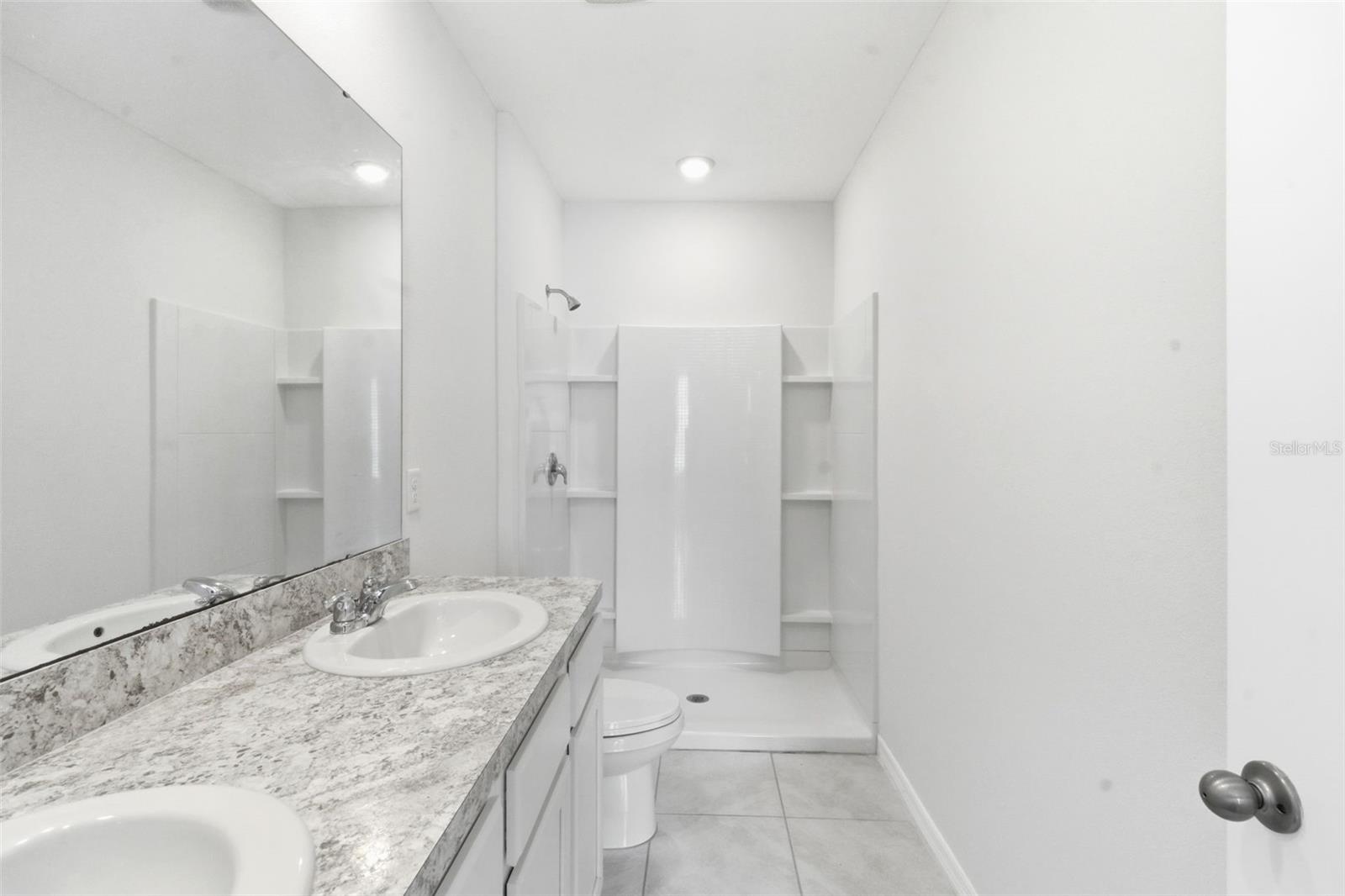 ATRIA/RIDGEWOOD LAKES - Residential