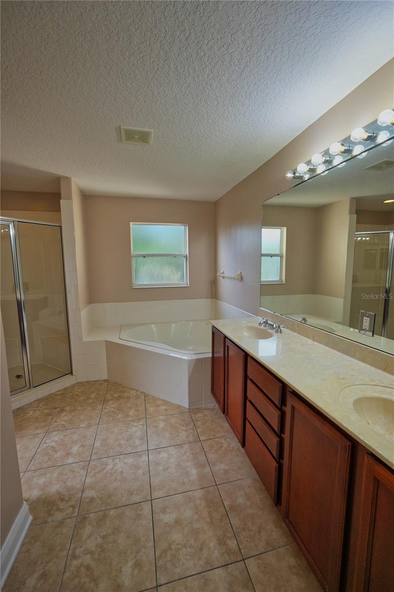 TOSCANA W - Residential Lease